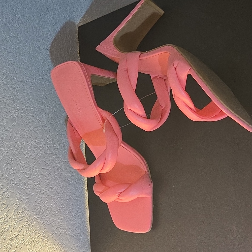 Women's Pink Braided Strap Sandals - Picture 2 of 2